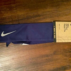 Nike head band. New with tags